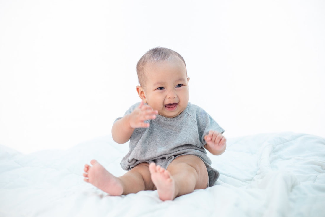 5 Cara Sederhana Menstimulasi Bayi untuk Duduk Secara Mandiri